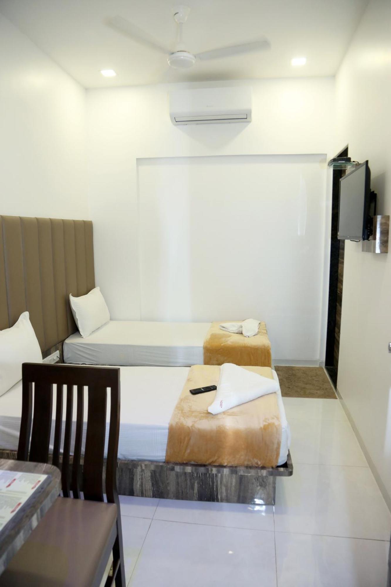 Hotel Magnum Airport T-2 孟买 外观 照片