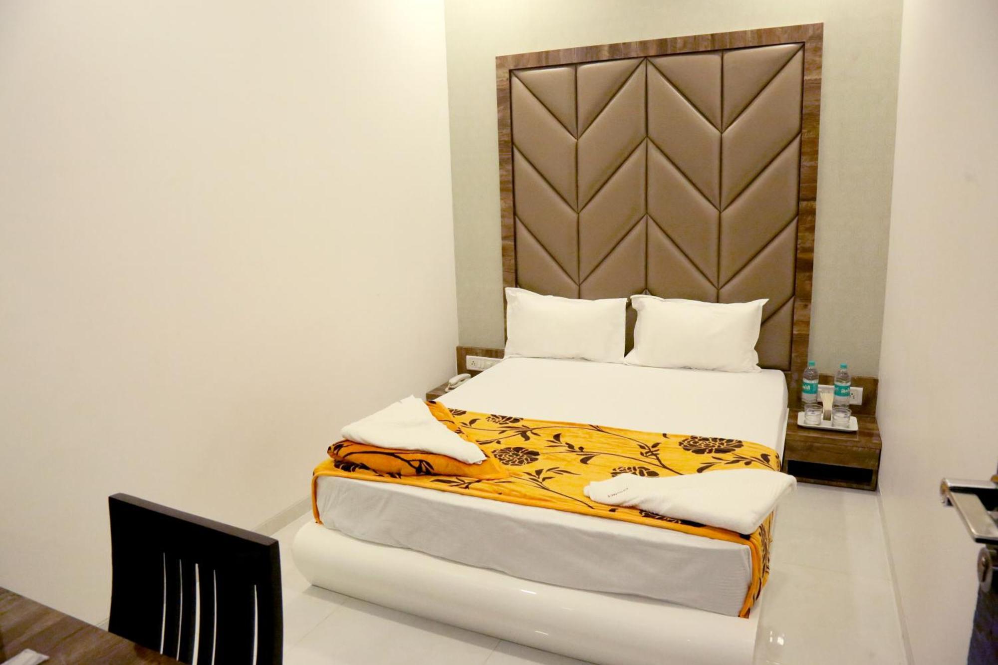 Hotel Magnum Airport T-2 孟买 外观 照片