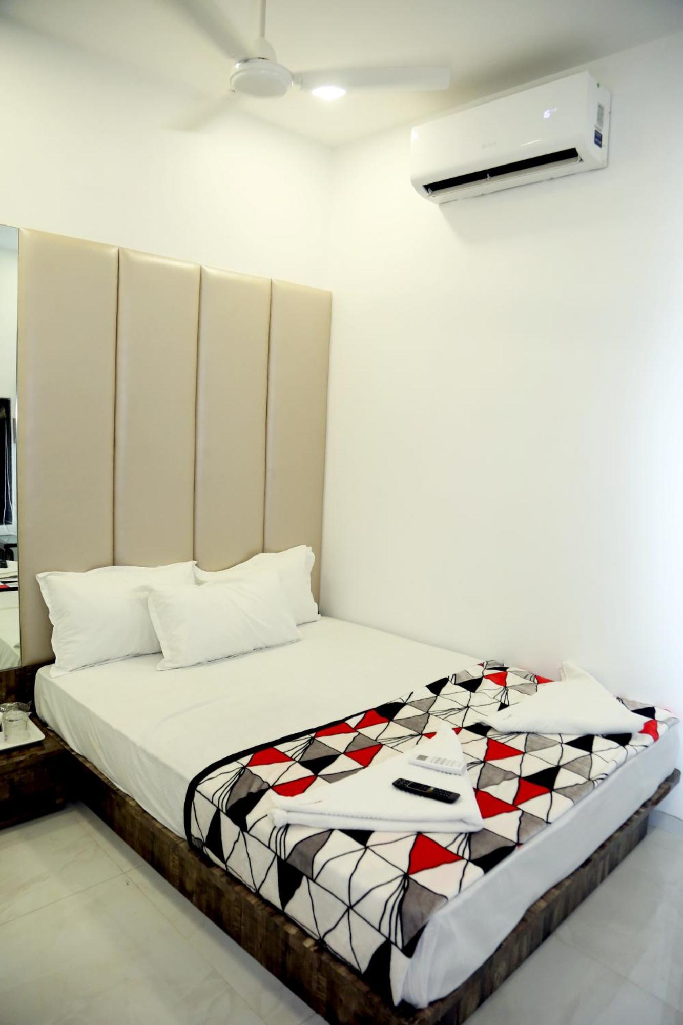 Hotel Magnum Airport T-2 孟买 外观 照片