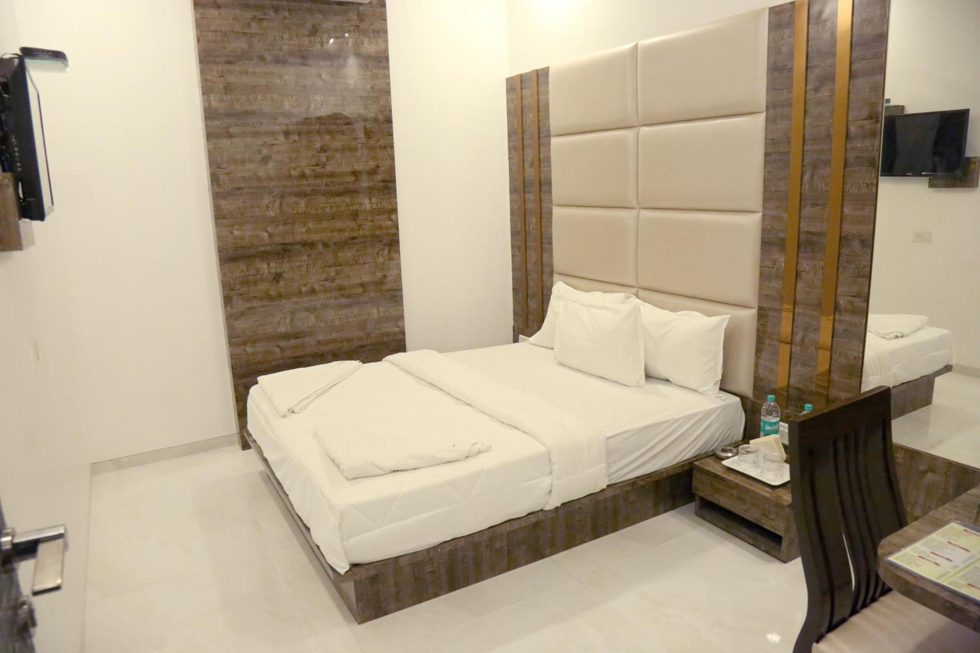Hotel Magnum Airport T-2 孟买 外观 照片