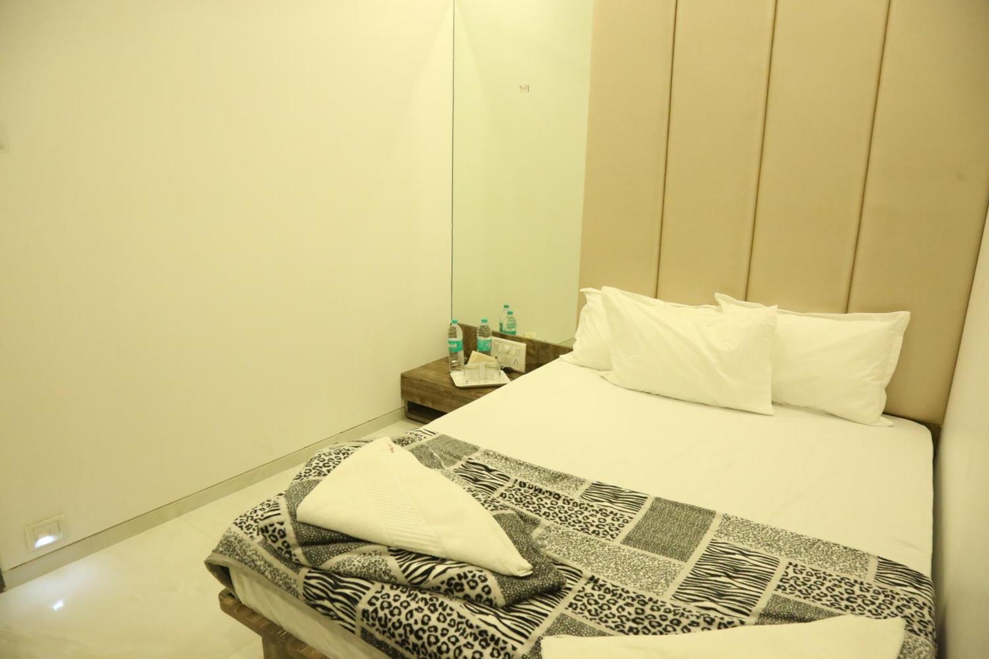 Hotel Magnum Airport T-2 孟买 外观 照片