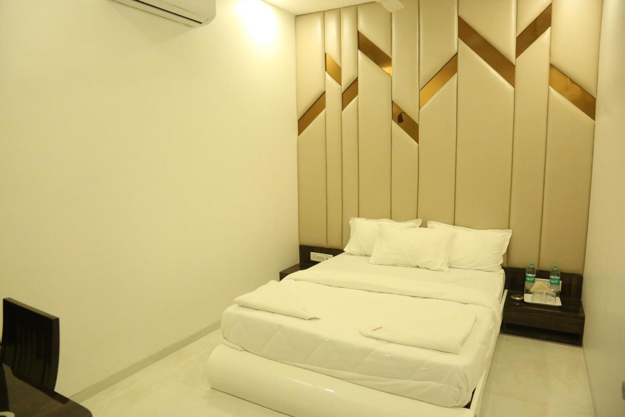 Hotel Magnum Airport T-2 孟买 外观 照片